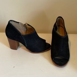 Jack Rogers black sandals